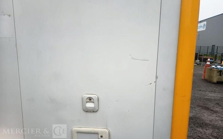 CNSE ABRI CHANTIER 9M2 ISOLE + WC  DP-304-BA