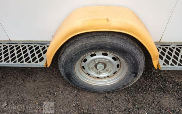 CNSE ABRI CHANTIER 9M2 ISOLE + WC  DP-304-BA