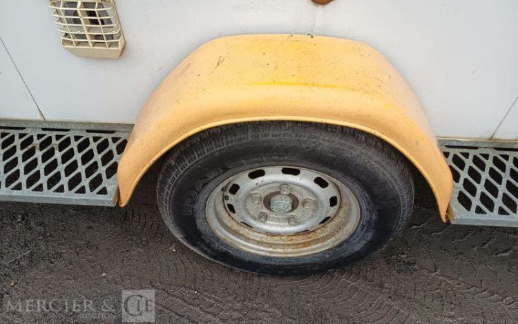 CNSE ABRI CHANTIER 9M2 ISOLE + WC  DP-304-BA