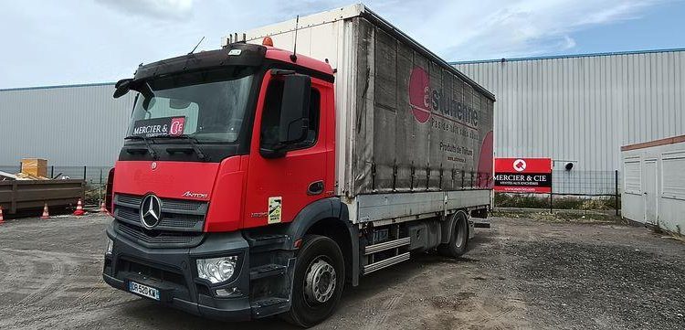 MERCEDES ANTOS 1830 NL 46 23 COURTE 320 4X2 – PTAC 19 TONNES – DIESEL – 339697 KMS ROUGE DR-520-KM
