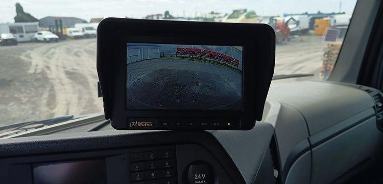 MERCEDES ANTOS 1830 NL 46 23 COURTE 320 4X2 – PTAC 19 TONNES – DIESEL – 339697 KMS ROUGE DR-520-KM