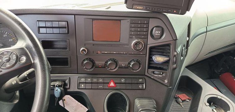 MERCEDES ANTOS 1830 NL 46 23 COURTE 320 4X2 – PTAC 19 TONNES – DIESEL – 339697 KMS ROUGE DR-520-KM