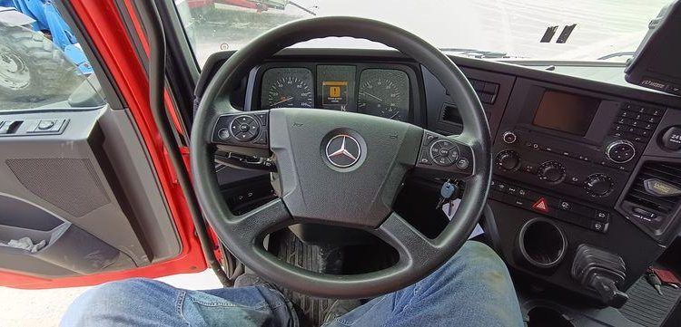 MERCEDES ANTOS 1830 NL 46 23 COURTE 320 4X2 – PTAC 19 TONNES – DIESEL – 339697 KMS ROUGE DR-520-KM