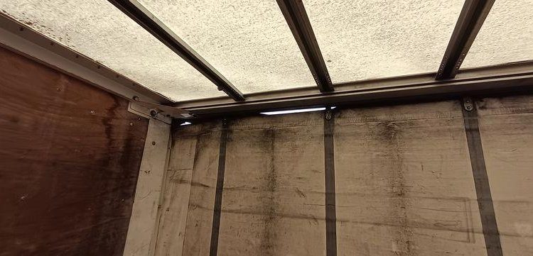 MERCEDES ANTOS 1830 NL 46 23 COURTE 320 4X2 – PTAC 19 TONNES – DIESEL – 339697 KMS ROUGE DR-520-KM