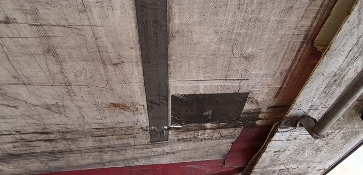 MERCEDES ANTOS 1830 NL 46 23 COURTE 320 4X2 – PTAC 19 TONNES – DIESEL – 339697 KMS ROUGE DR-520-KM