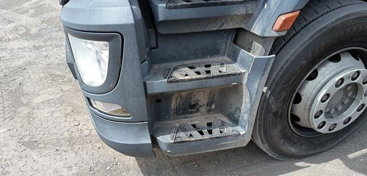 MERCEDES ANTOS 1830 NL 46 23 COURTE 320 4X2 – PTAC 19 TONNES – DIESEL – 339697 KMS ROUGE DR-520-KM