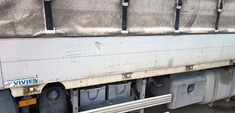 MERCEDES ANTOS 1830 NL 46 23 COURTE 320 4X2 – PTAC 19 TONNES – DIESEL – 339697 KMS ROUGE DR-520-KM