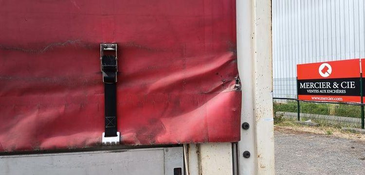 MERCEDES ANTOS 1830 NL 46 23 COURTE 320 4X2 – PTAC 19 TONNES – DIESEL – 339697 KMS ROUGE DR-520-KM