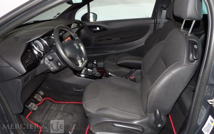 DS DS3 2 1.2 THP PureTech 12V S&S 110CV GRIS DW-069-JK