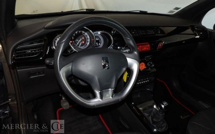 DS DS3 2 1.2 THP PureTech 12V S&S 110CV GRIS DW-069-JK