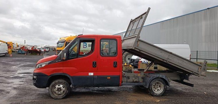 IVECO CAMION BENNE DOUBLE CABINE  DX-329-AA