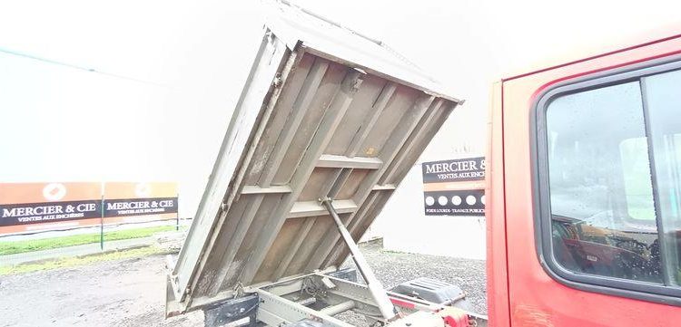 IVECO CAMION BENNE DOUBLE CABINE  DX-329-AA