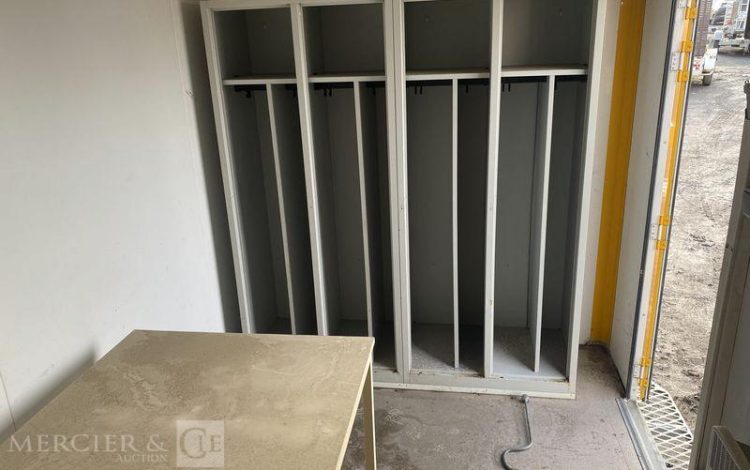 CNSE ABRIS CHANTIER SUR REMORQUE 9M2 ISOLE + WC  DZ-015-BH