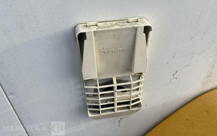 CNSE ABRIS CHANTIER SUR REMORQUE 9M2 ISOLE + WC  DZ-015-BH