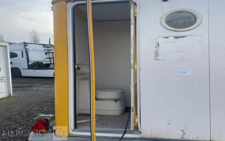 CNSE ABRIS CHANTIER SUR REMORQUE 9M2 ISOLE + WC  DZ-015-BH
