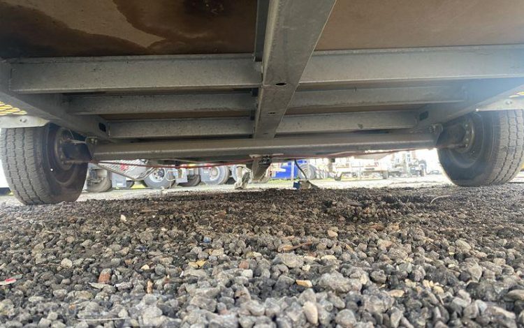 CNSE ABRIS CHANTIER SUR REMORQUE 9M2 ISOLE + WC  DZ-015-BH