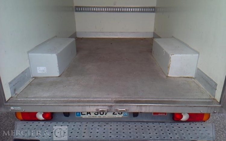 RENAULT MASTER FRIGO BLANC EA-907-ZS