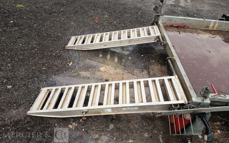 HUBIERE REMORQUE PORTE ENGIN 3T5  ED-546-AS