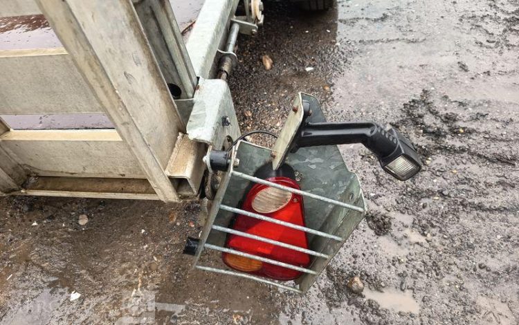 HUBIERE REMORQUE PORTE ENGIN 3T5  ED-546-AS