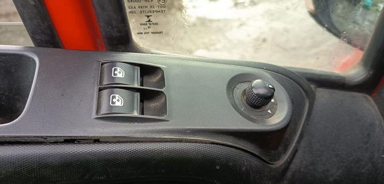 IVECO DAILY 35C13  BENNE AVEC COFFRE ACIER DIESEL – 179751 KMS – ANNEE 2016 ROUGE EG-549-AG