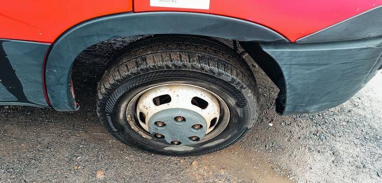 IVECO DAILY 35C13  BENNE AVEC COFFRE ACIER DIESEL – 179751 KMS – ANNEE 2016 ROUGE EG-549-AG