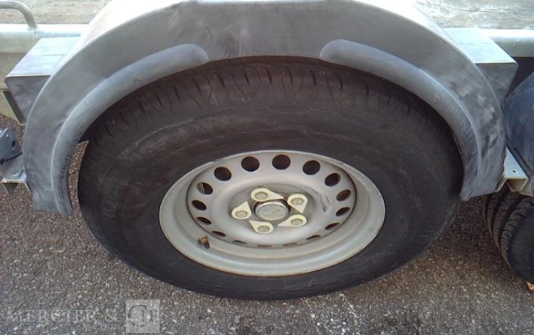 HUBIERE REMORQUE PORTE ENGIN 3T5  EK-667-QP