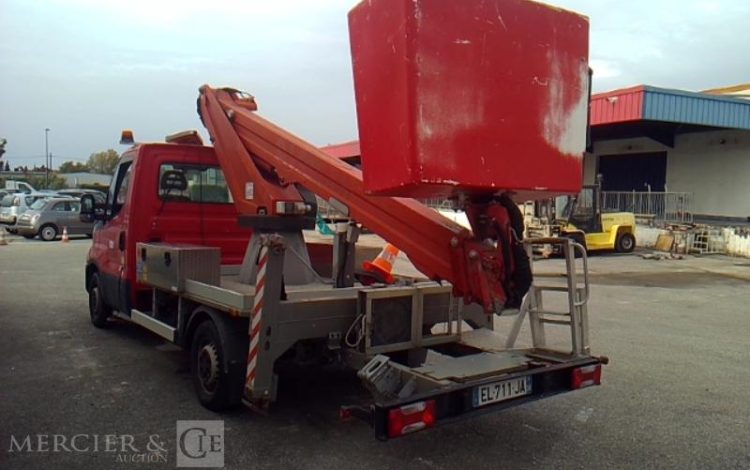 IVECO NACELLE 16M SUR VL LEGER  EL-711-JA