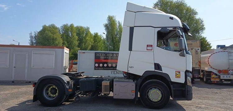 RENAULT T430  PTRA 44 TONNES DIESEL – 404609 KMS – ANNEE 2017 BLANC EN-493-CX