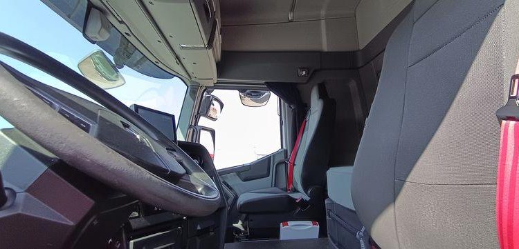 RENAULT T430  PTRA 44 TONNES DIESEL – 404609 KMS – ANNEE 2017 BLANC EN-493-CX