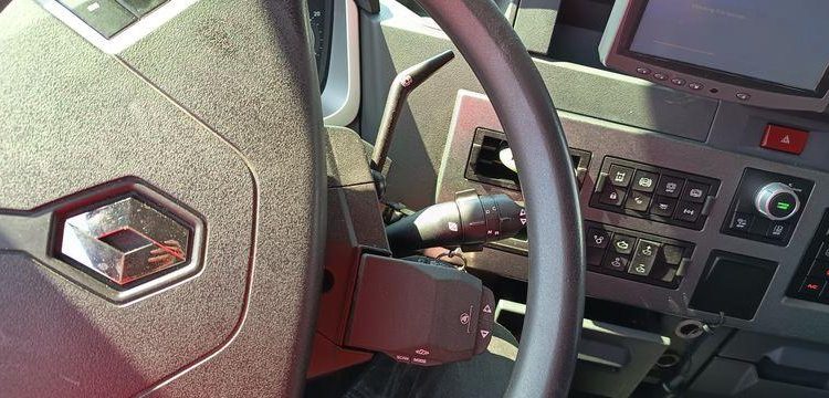 RENAULT T430  PTRA 44 TONNES DIESEL – 404609 KMS – ANNEE 2017 BLANC EN-493-CX