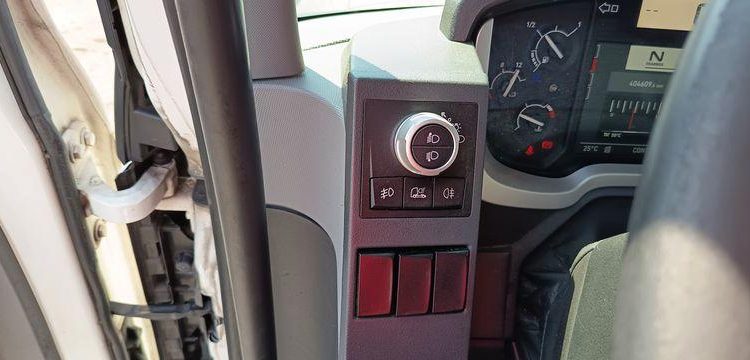 RENAULT T430  PTRA 44 TONNES DIESEL – 404609 KMS – ANNEE 2017 BLANC EN-493-CX