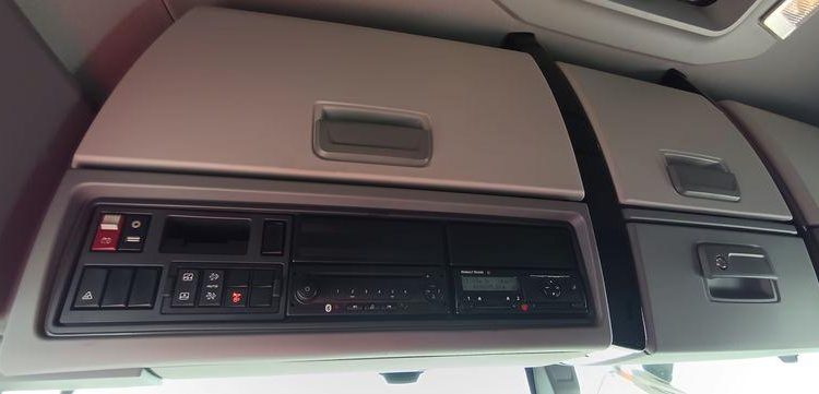 RENAULT T430  PTRA 44 TONNES DIESEL – 404609 KMS – ANNEE 2017 BLANC EN-493-CX