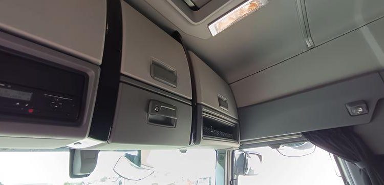 RENAULT T430  PTRA 44 TONNES DIESEL – 404609 KMS – ANNEE 2017 BLANC EN-493-CX