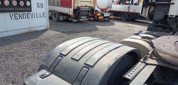 RENAULT T430  PTRA 44 TONNES DIESEL – 404609 KMS – ANNEE 2017 BLANC EN-493-CX