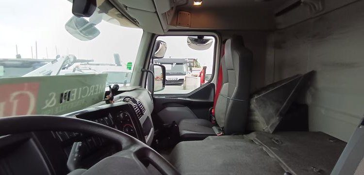 RENAULT PORTEUR D26 WIDE  PTAC : 26 TONNES – DIESEL – 523839 KMS – ANNEE 2017 BLANC EQ-821-FR