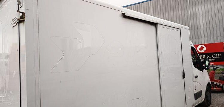 RENAULT PORTEUR D26 WIDE  PTAC : 26 TONNES – DIESEL – 523839 KMS – ANNEE 2017 BLANC EQ-821-FR