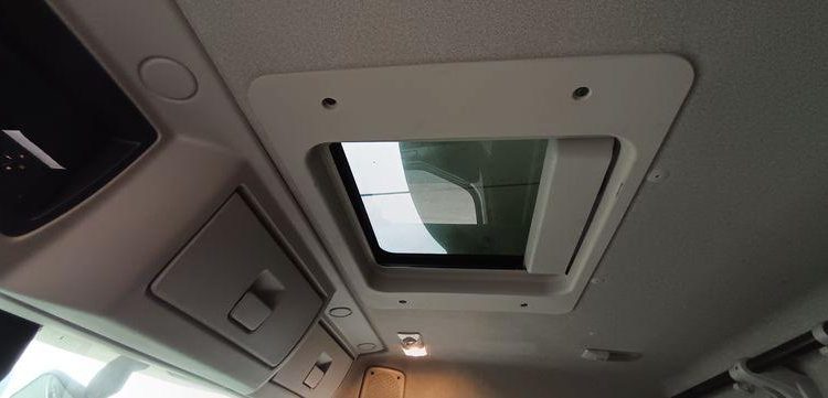 RENAULT PORTEUR D26 WIDE  PTAC : 26 TONNES – DIESEL – 523839 KMS – ANNEE 2017 BLANC EQ-821-FR