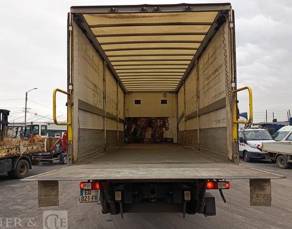 RENAULT PORTEUR D26 WIDE  PTAC : 26 TONNES – DIESEL – 523839 KMS – ANNEE 2017 BLANC EQ-821-FR