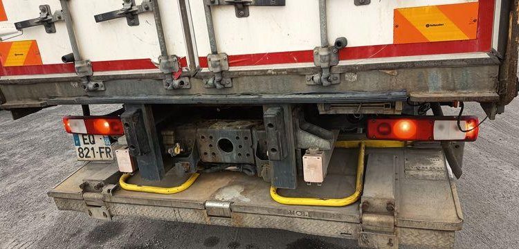 RENAULT PORTEUR D26 WIDE  PTAC : 26 TONNES – DIESEL – 523839 KMS – ANNEE 2017 BLANC EQ-821-FR