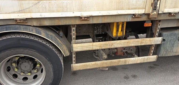 RENAULT PORTEUR D26 WIDE  PTAC : 26 TONNES – DIESEL – 523839 KMS – ANNEE 2017 BLANC EQ-821-FR