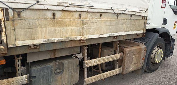 RENAULT PORTEUR D26 WIDE  PTAC : 26 TONNES – DIESEL – 523839 KMS – ANNEE 2017 BLANC EQ-821-FR