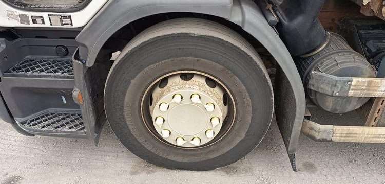 RENAULT PORTEUR D26 WIDE  PTAC : 26 TONNES – DIESEL – 523839 KMS – ANNEE 2017 BLANC EQ-821-FR