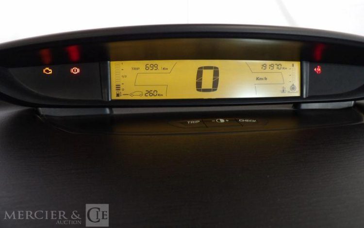 CITROEN C4 1,6 HDI 110 SILLAGE GRIS ER-534-KL