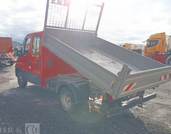 IVECO DAILY 35C12  BENNE DOUBLE CABINE – DIESEL – 132690 KMS – ANNEE 2017 ROUGE ER-705-EL