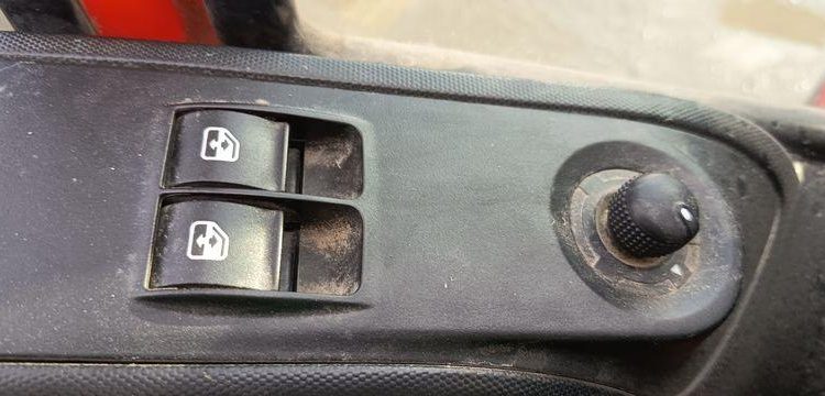 IVECO DAILY 35C12  BENNE DOUBLE CABINE – DIESEL – 132690 KMS – ANNEE 2017 ROUGE ER-705-EL