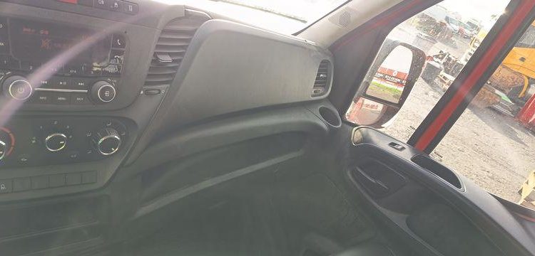 IVECO DAILY 35C12  BENNE DOUBLE CABINE – DIESEL – 132690 KMS – ANNEE 2017 ROUGE ER-705-EL