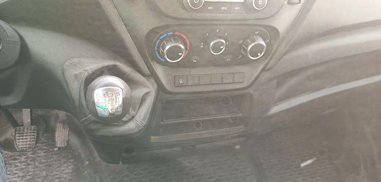 IVECO DAILY 35C12  BENNE DOUBLE CABINE – DIESEL – 132690 KMS – ANNEE 2017 ROUGE ER-705-EL