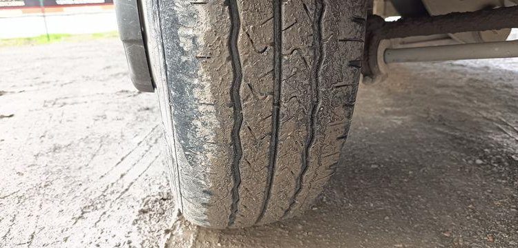 IVECO DAILY 35C12  BENNE DOUBLE CABINE – DIESEL – 132690 KMS – ANNEE 2017 ROUGE ER-705-EL