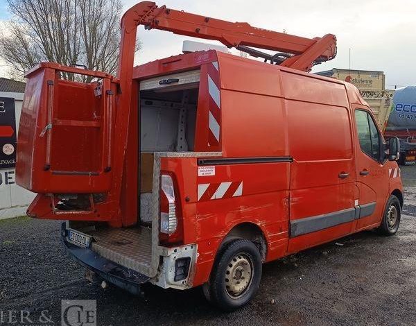 RENAULT MASTER AVEC NACELLE FRANCE ELEV 121 FCC – 11M – DIESEL – 1700 H – ANNEE 2017 ROUGE ES-003-DL