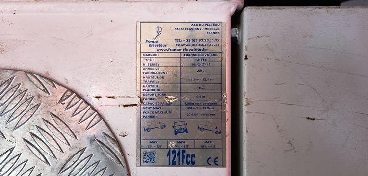 RENAULT MASTER AVEC NACELLE FRANCE ELEV 121 FCC – 11M – DIESEL – 1700 H – ANNEE 2017 ROUGE ES-003-DL